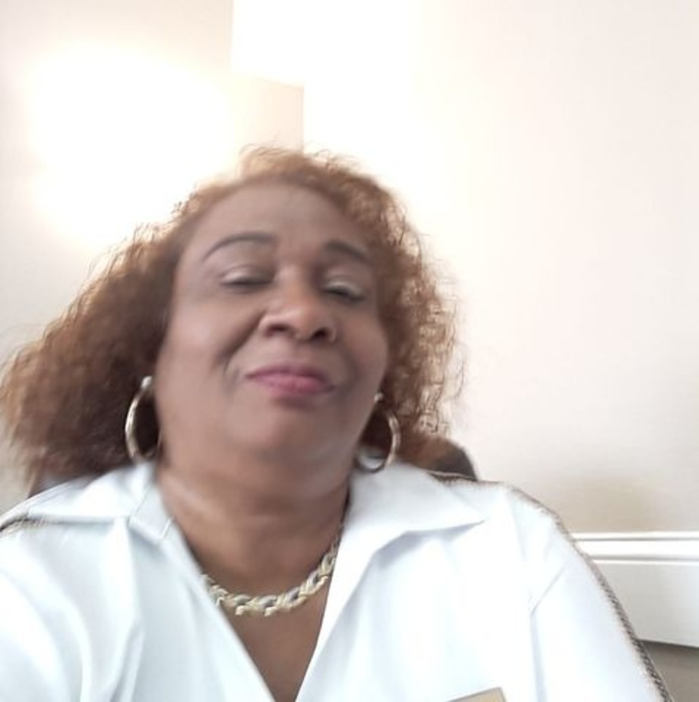 Meet your Posher, Sharon